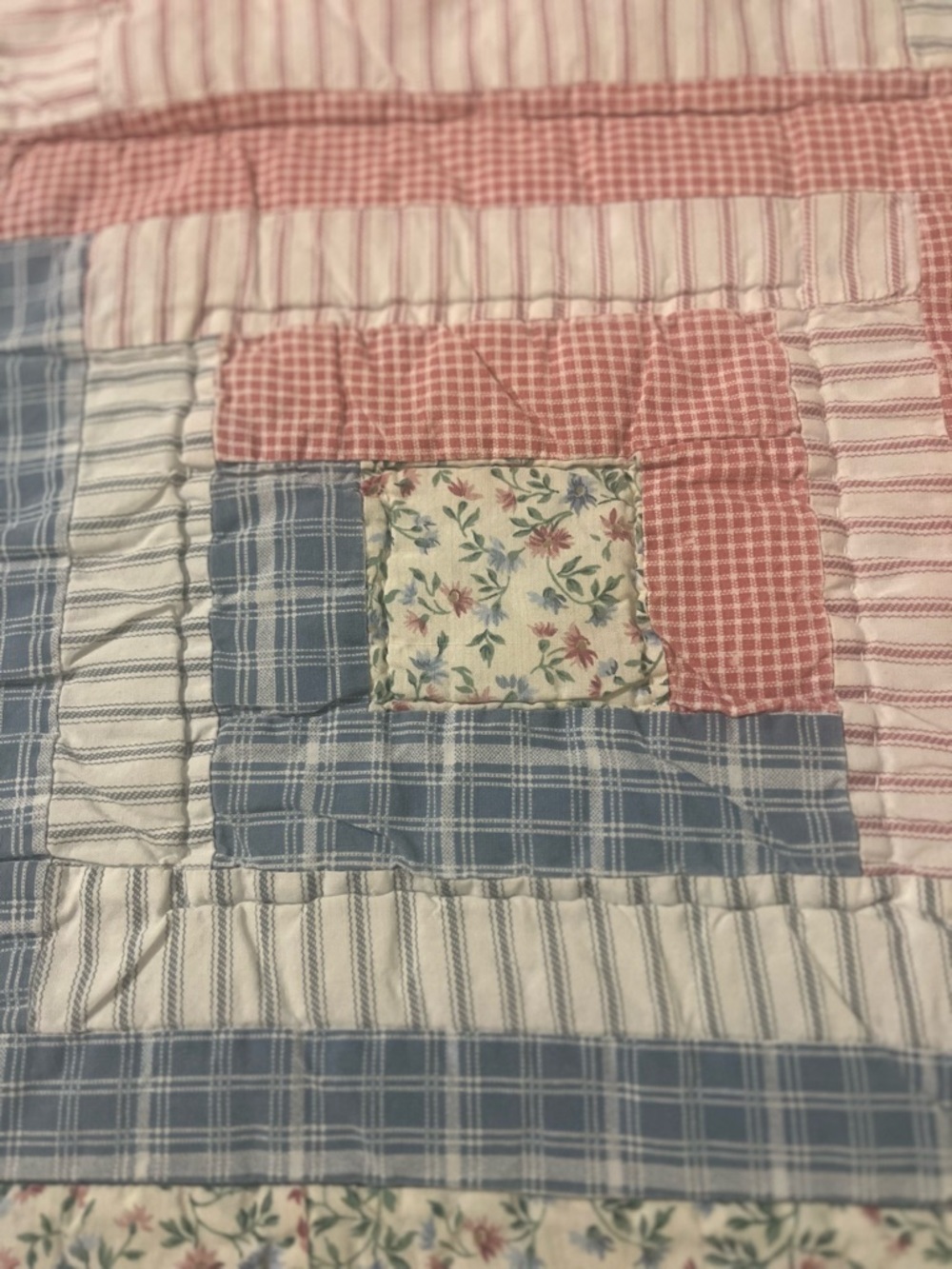 Vintage Floral Log Cabin Quilt - Blue & Pink - Picture 8 of 12